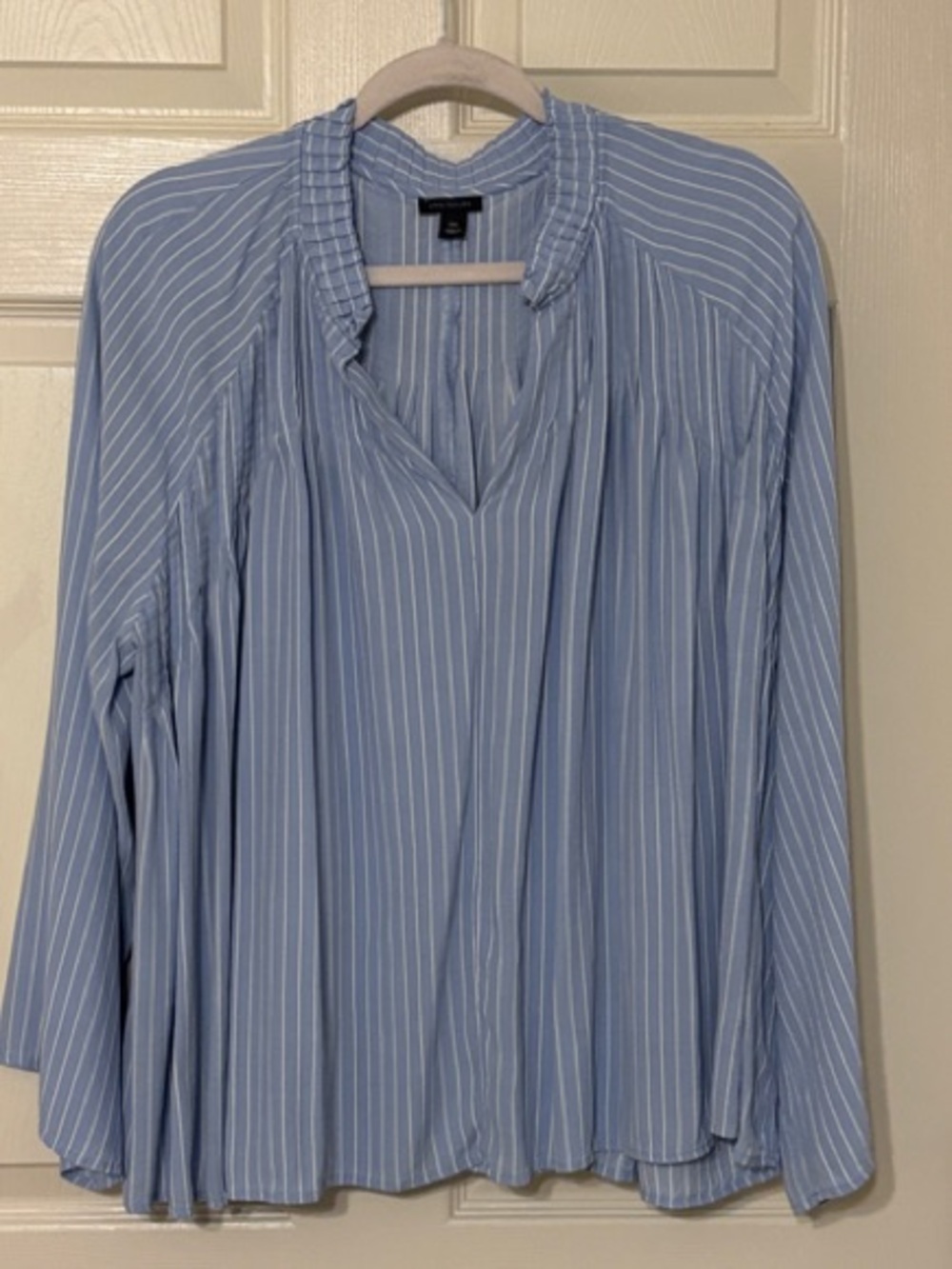 Ann Taylor Light Blue & White Striped Flowy Pleated Peasant Blouse XXL